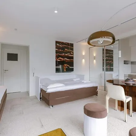 Daire Sea Views - Beachfront - In The Heart Of *